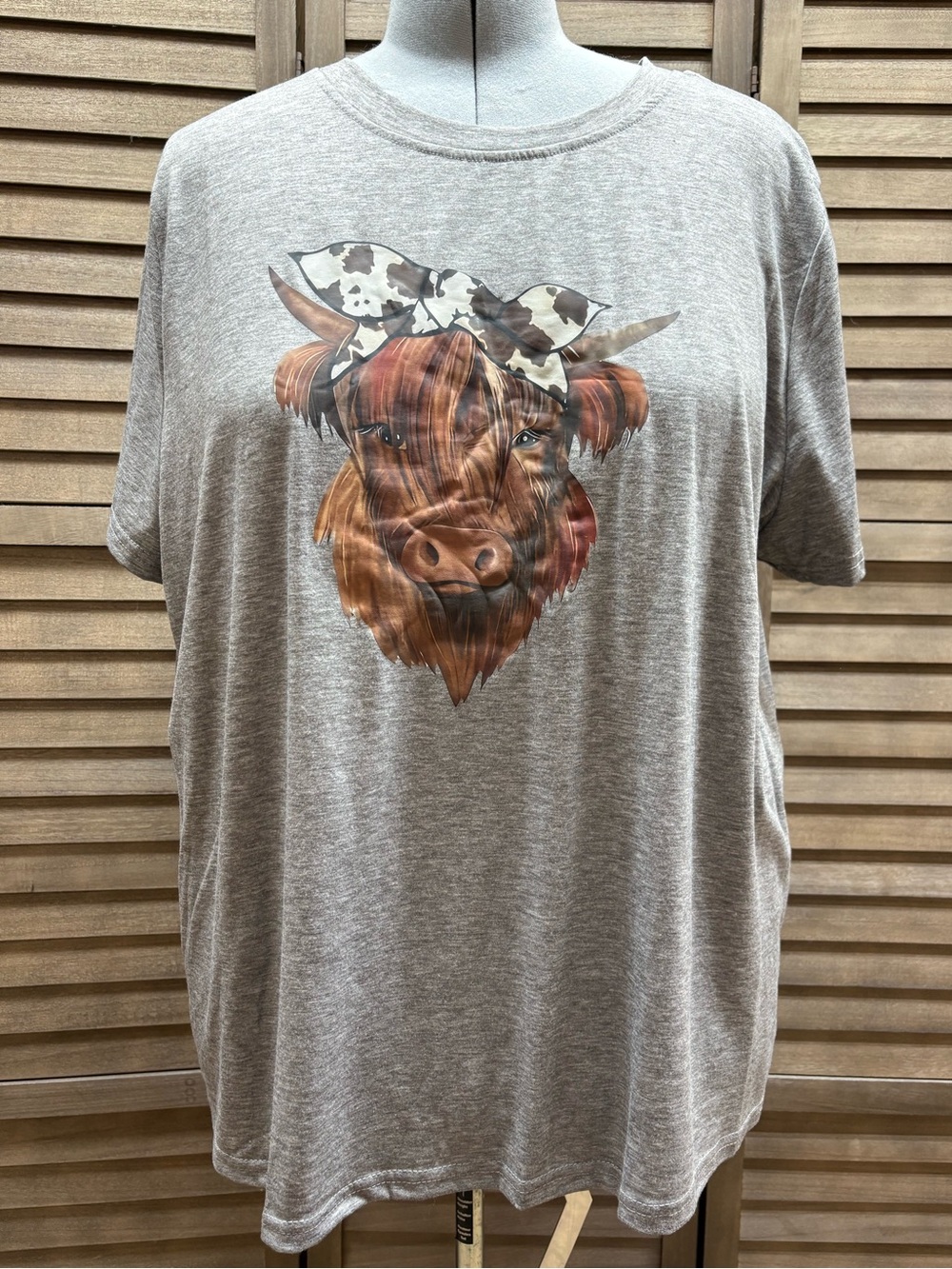 Women’s Gray Graphic Tee with Highland Cow Print